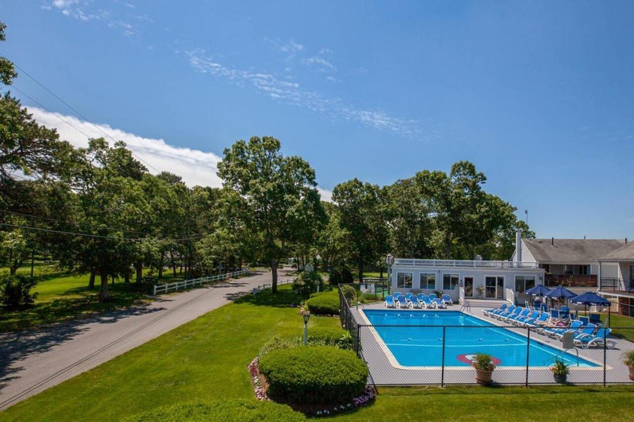 Resort Blue Rock